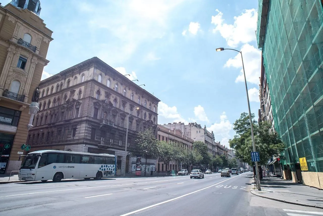 شقة بودابست Central New Home With 3 Bedrooms, A/C And Balcony المجر