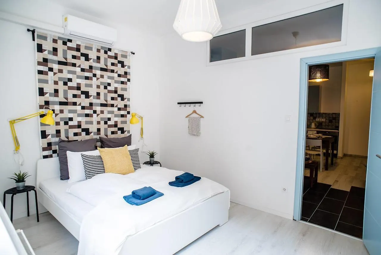 شقة بودابست Central New Home With 3 Bedrooms, A/C And Balcony